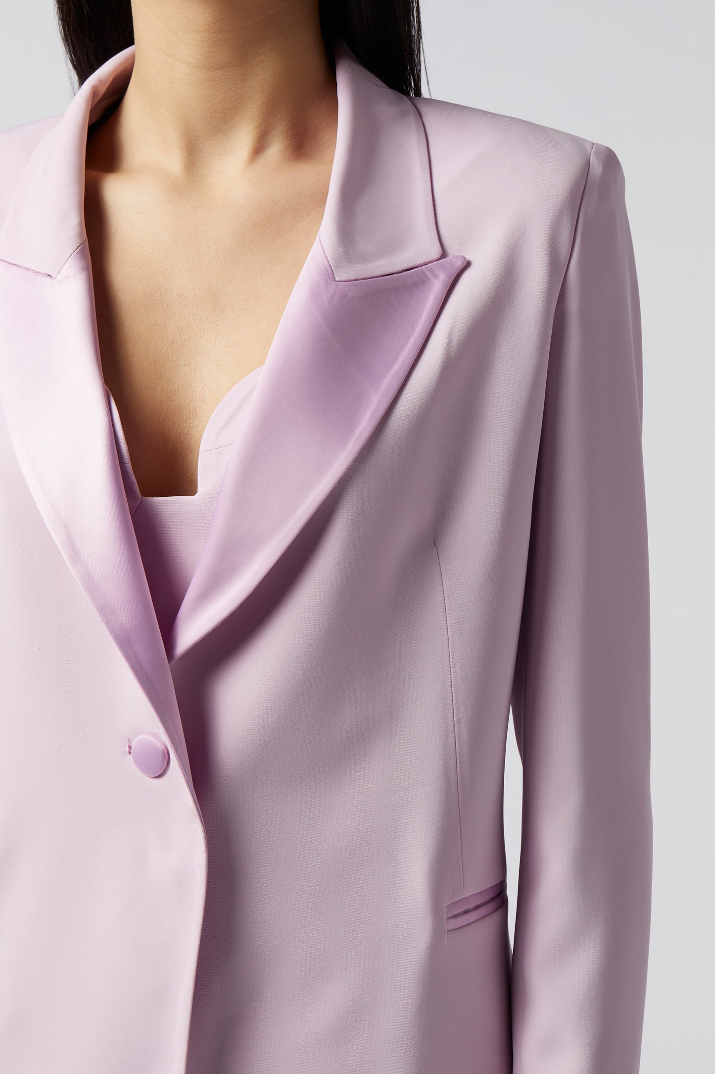 Tailleur Giacca monopetto rever raso e Pantalone palazzo – Kady fluido