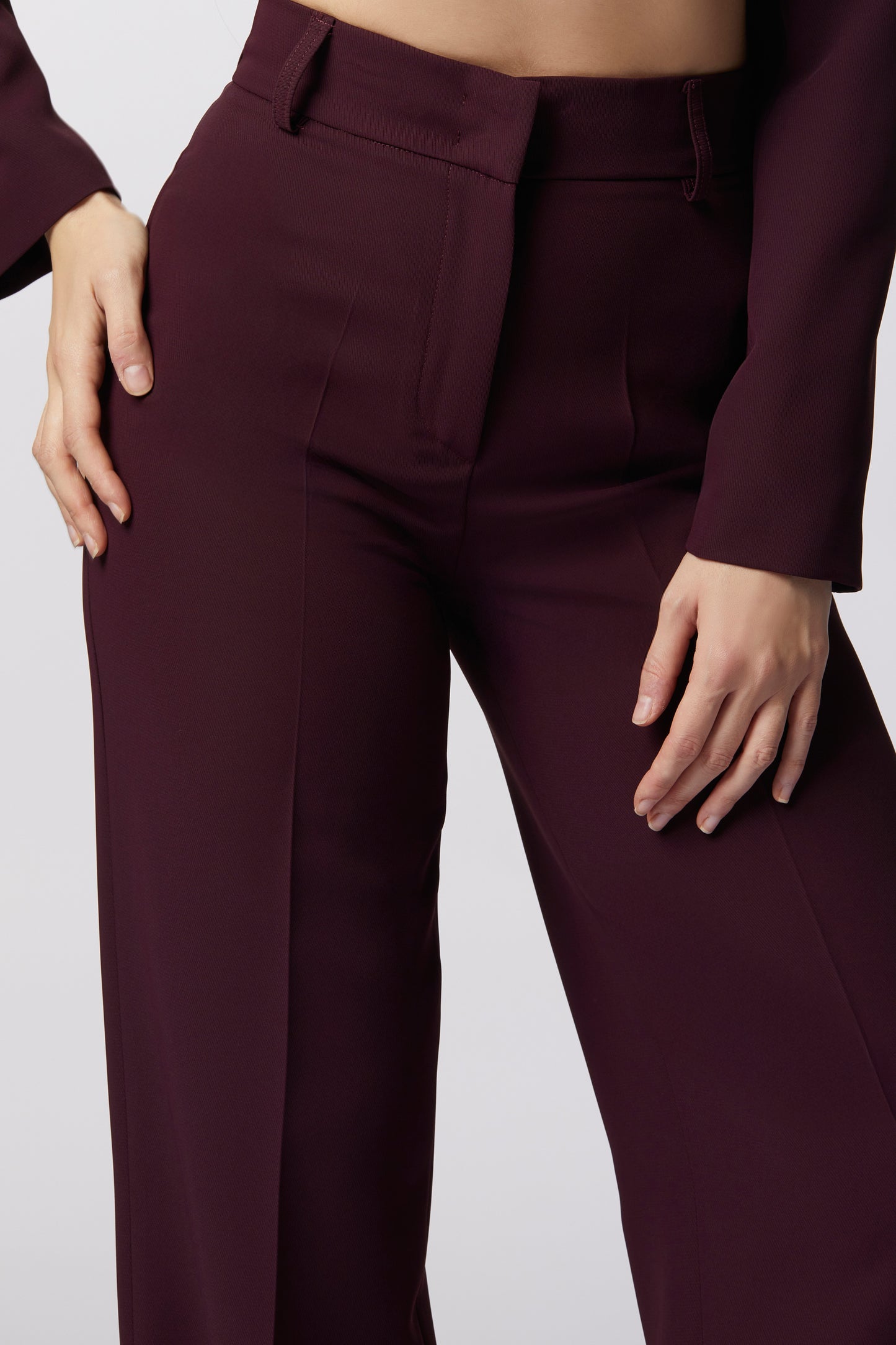 Tailleur Giacca con cintura in raso e Pantalone palazzo – Tessuto Kady