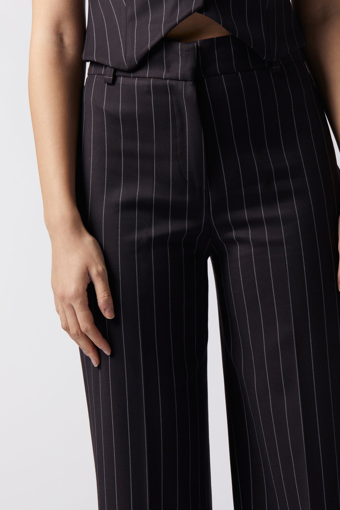 Tailleur Giacca con cintura e Pantalone palazzo – Gessato