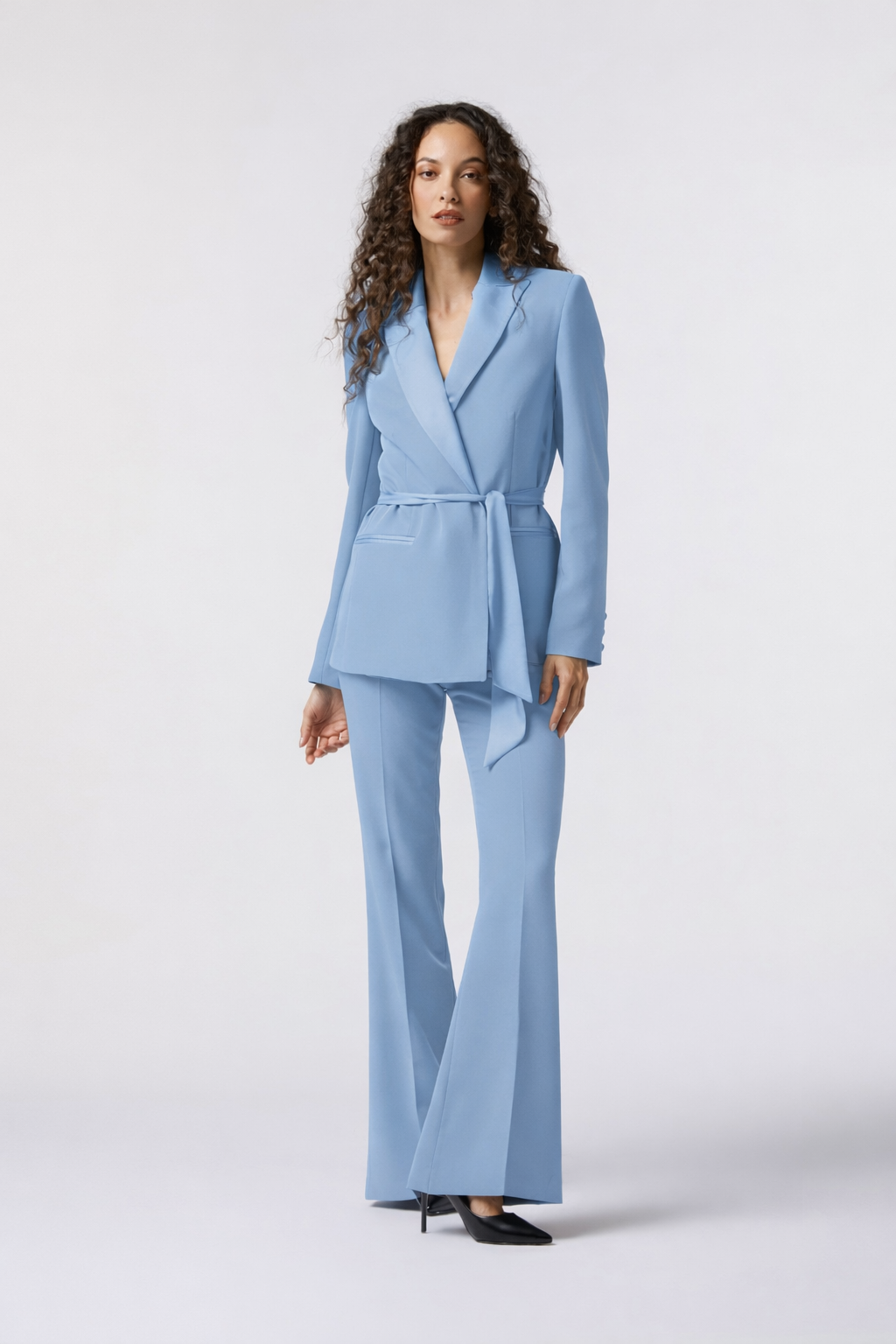 SS26 / Tailleur Giacca con cintura in raso e Pantalone Zampa - Tessuto Kady