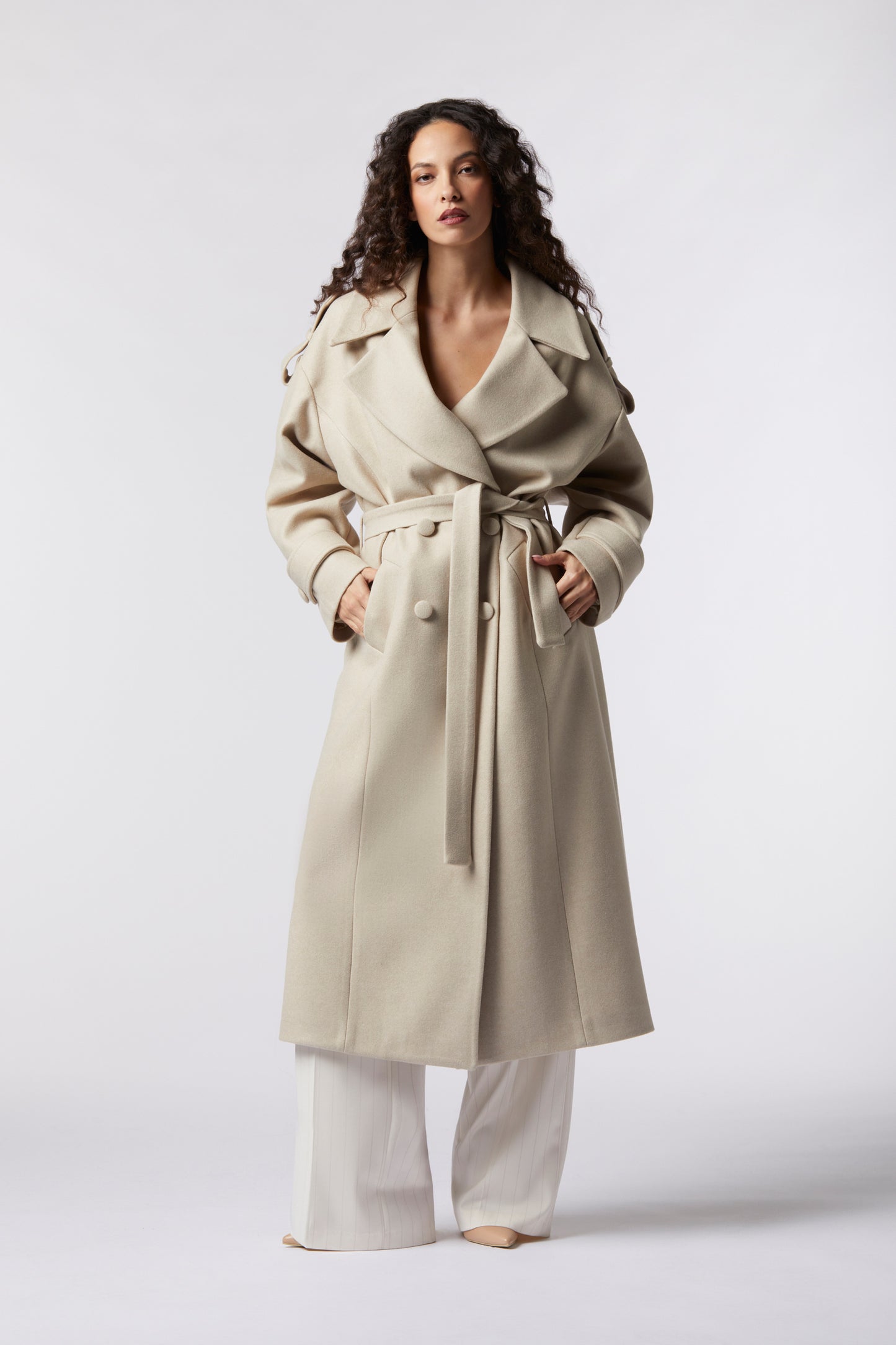 Cappotto doppiopetto con cintura in misto lana