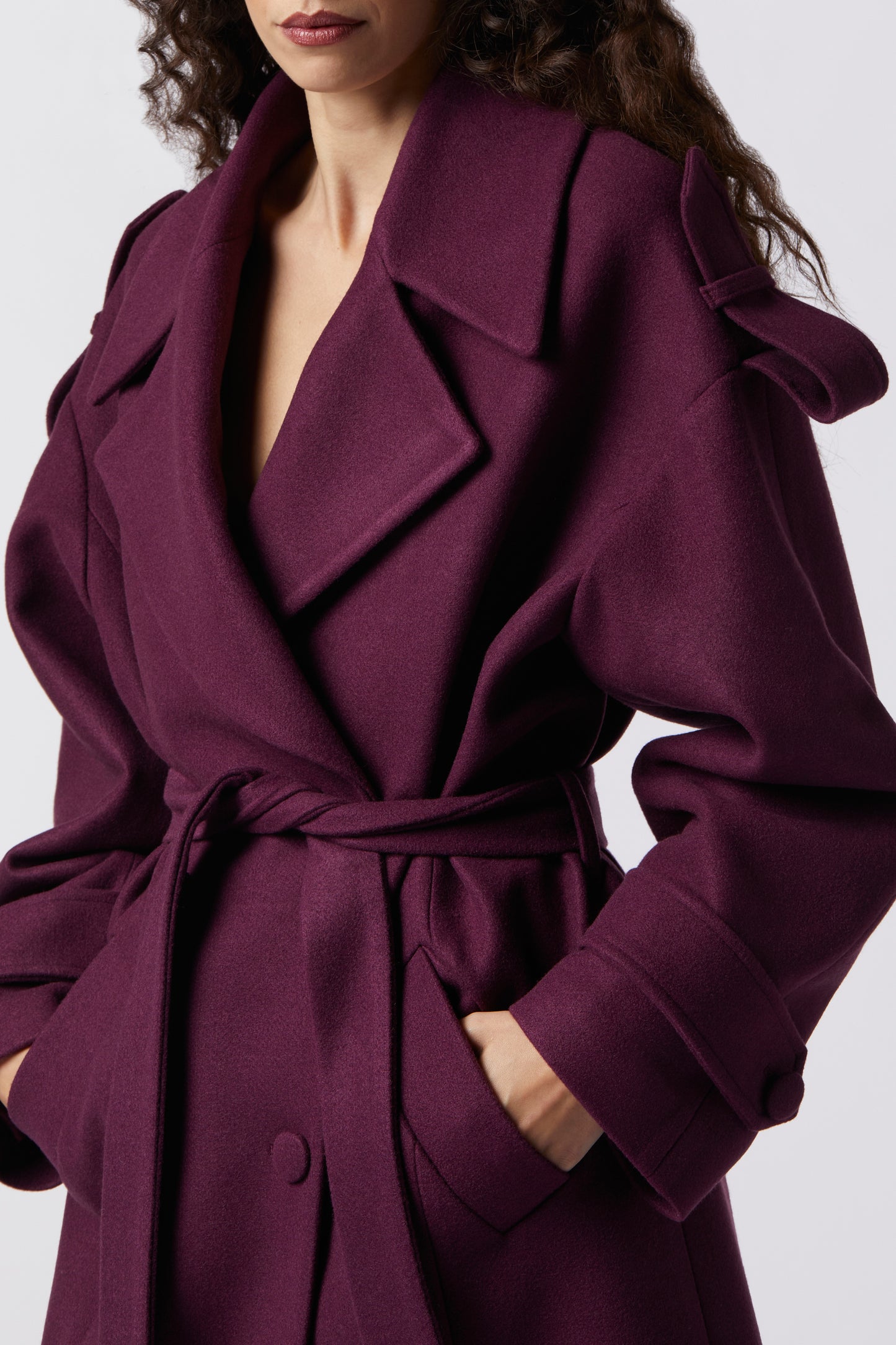 Cappotto doppiopetto con cintura in misto lana