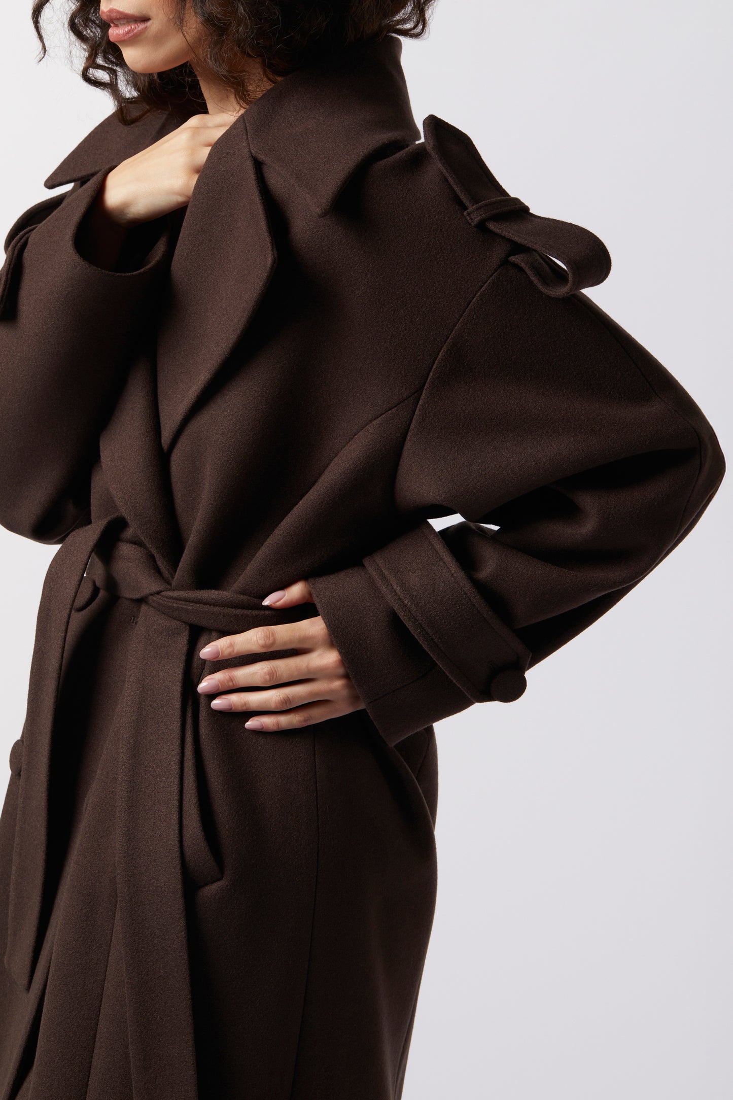 Cappotto doppiopetto con cintura in misto lana