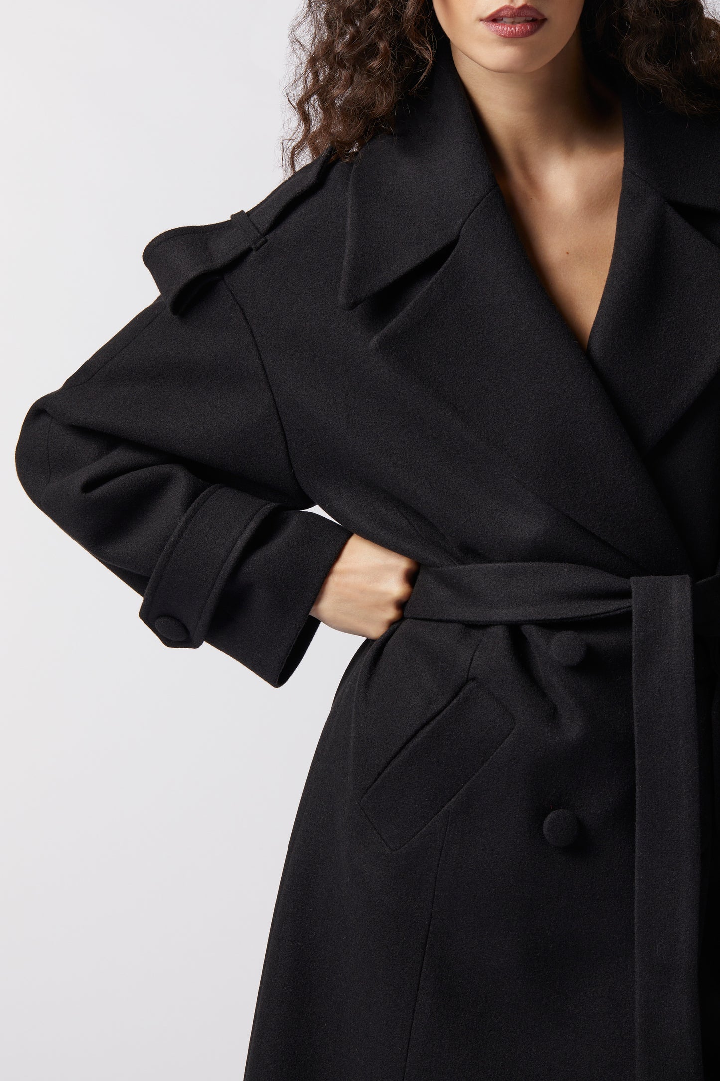 Cappotto doppiopetto con cintura in misto lana