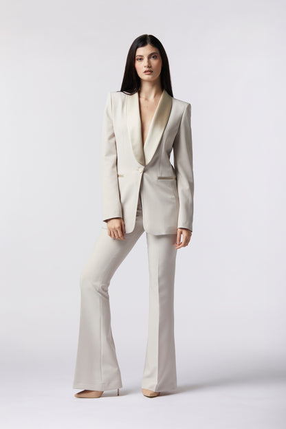 Tailleur Giacca monopetto rever raso e Pantalone a zampa – Tessuto Stretch