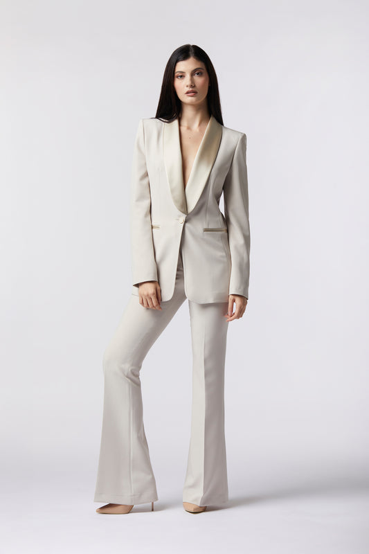 Tailleur Giacca monopetto rever raso e Pantalone a zampa – Tessuto Stretch