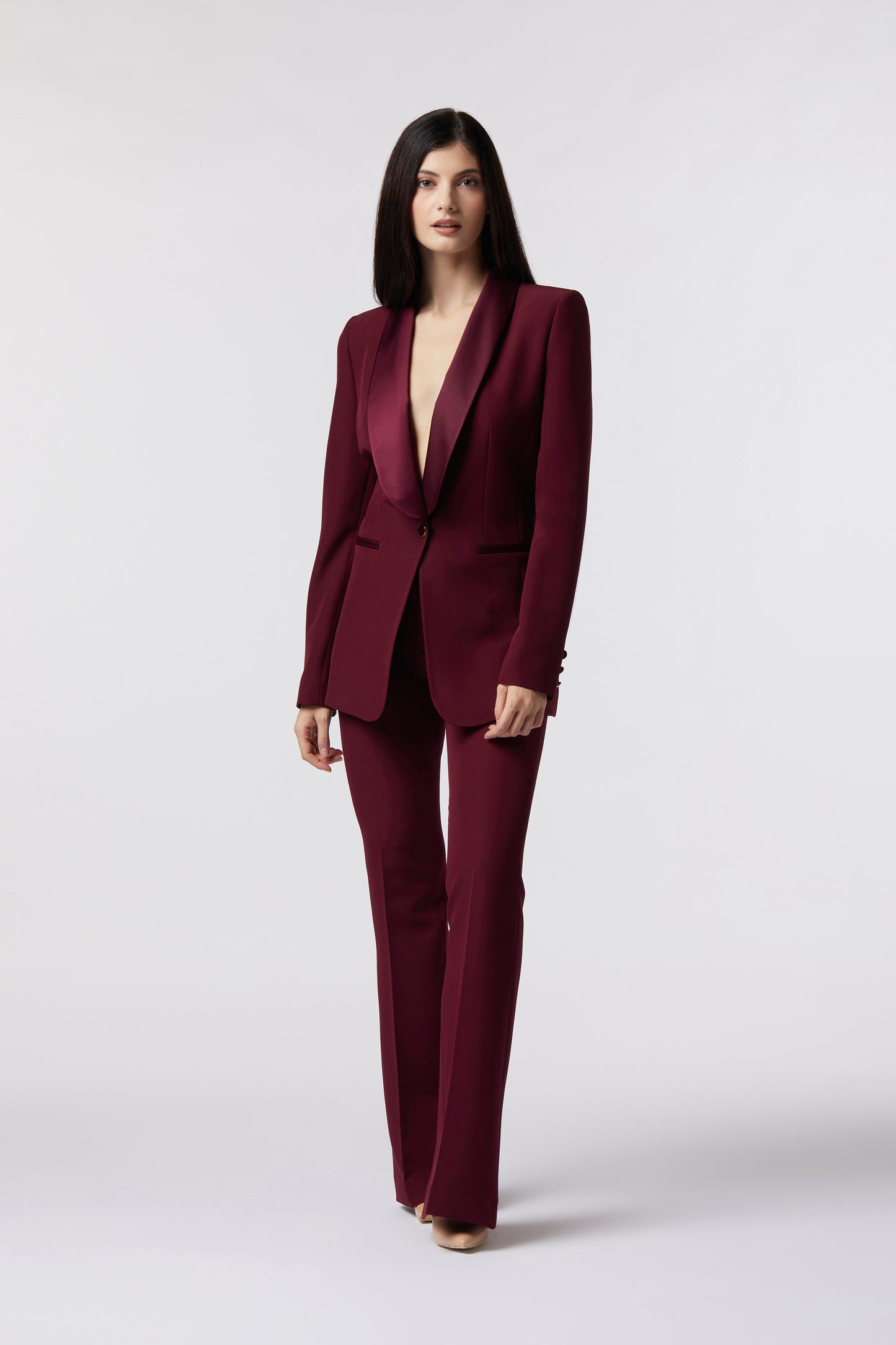 SS26 / Tailleur Giacca monopetto rever raso e Pantalone a zampa – Tessuto Stretch