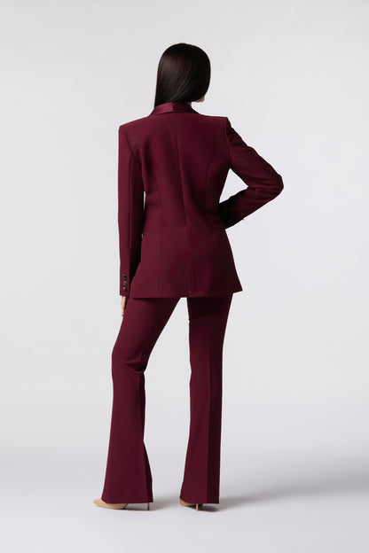 Tailleur Giacca monopetto rever raso e Pantalone a zampa – Tessuto Stretch