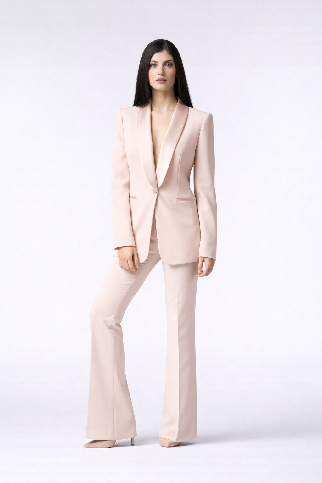 SS26 / Tailleur Giacca monopetto rever raso e Pantalone a zampa – Tessuto Stretch