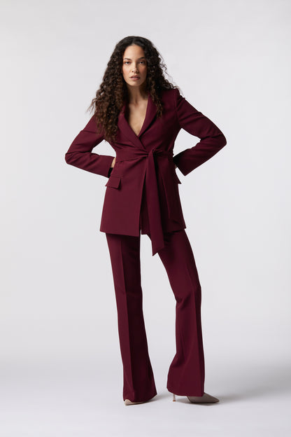 Tailleur Giacca con cintura e Pantalone a zampa – Tessuto Stretch