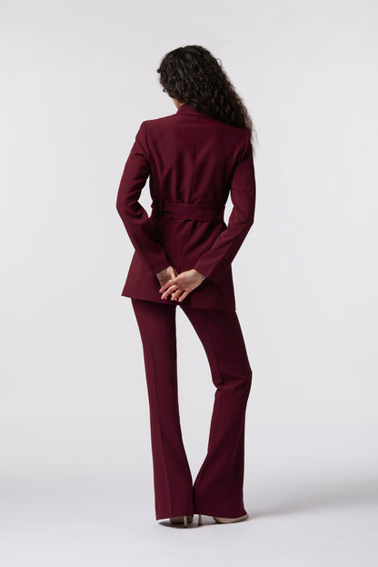 Tailleur Giacca con cintura e Pantalone a zampa – Tessuto Stretch