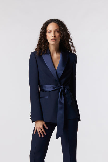 Giacca con cintura e rever raso – Tessuto Kady