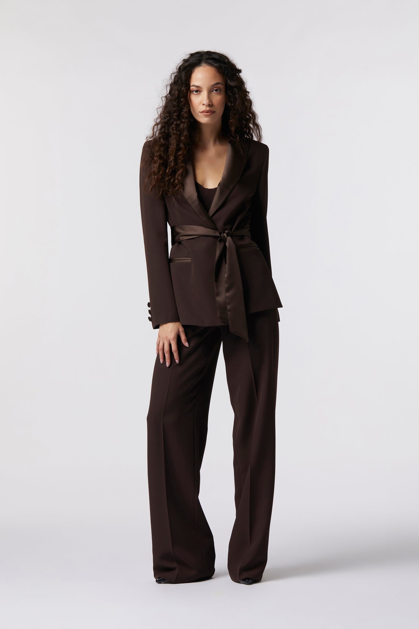 Tailleur Giacca con cintura in raso e Pantalone palazzo – Tessuto Kady
