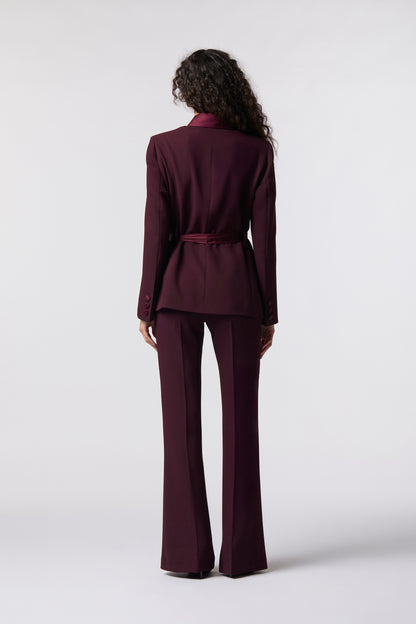 Tailleur Giacca con cintura in raso e Pantalone a zampa – Tessuto Kady