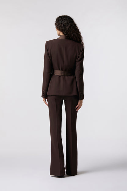 Tailleur Giacca con cintura in raso e Pantalone a zampa – Tessuto Kady