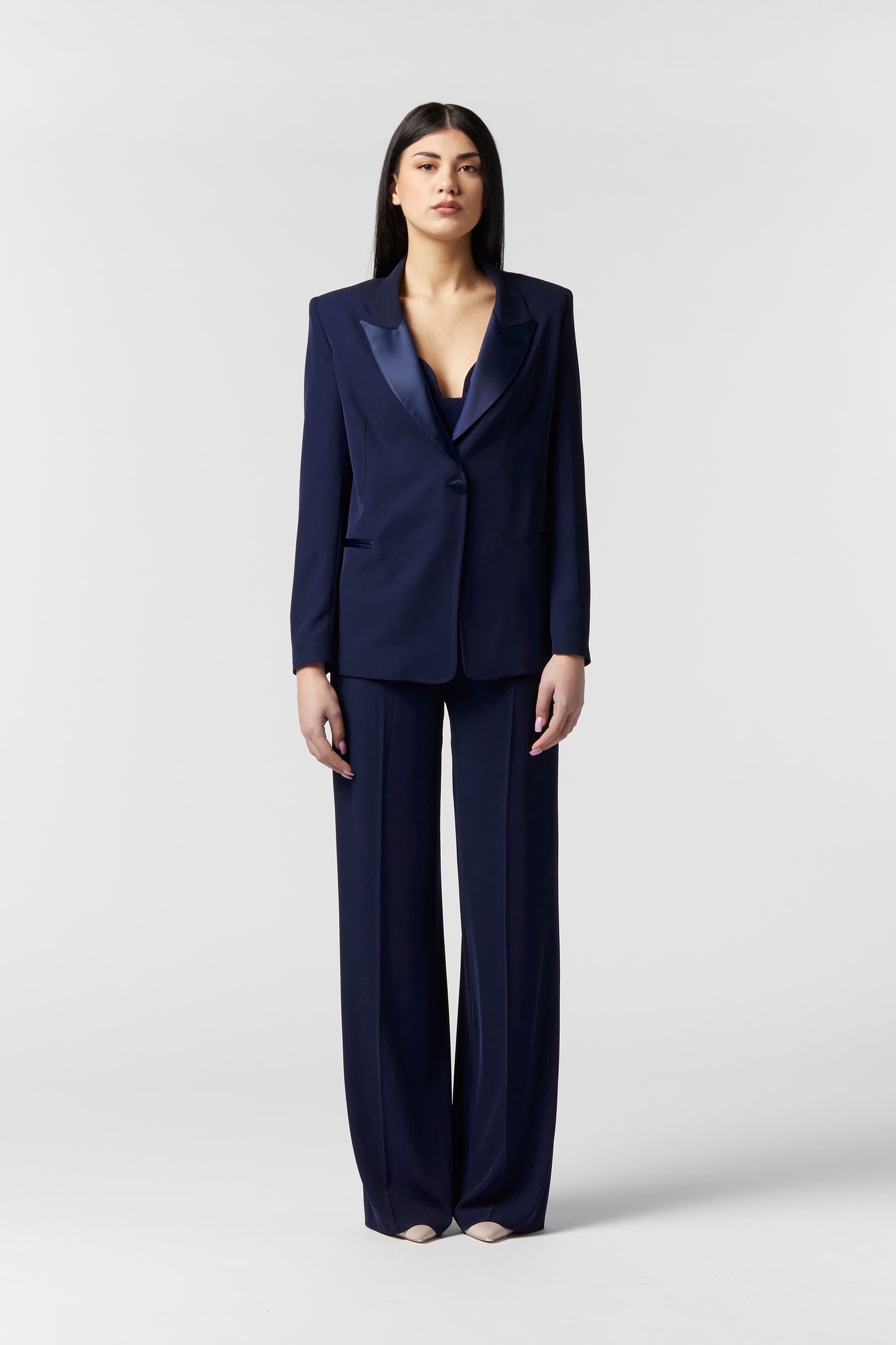 Tailleur Giacca monopetto rever raso e Pantalone palazzo – Kady