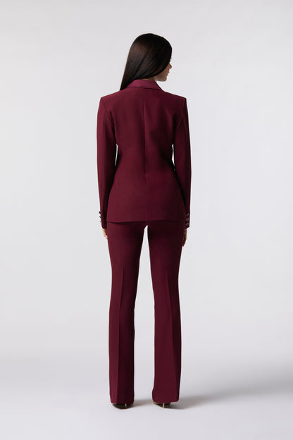 Tailleur Giacca doppiopetto rever raso e Pantalone a zampa – Tessuto Stretch