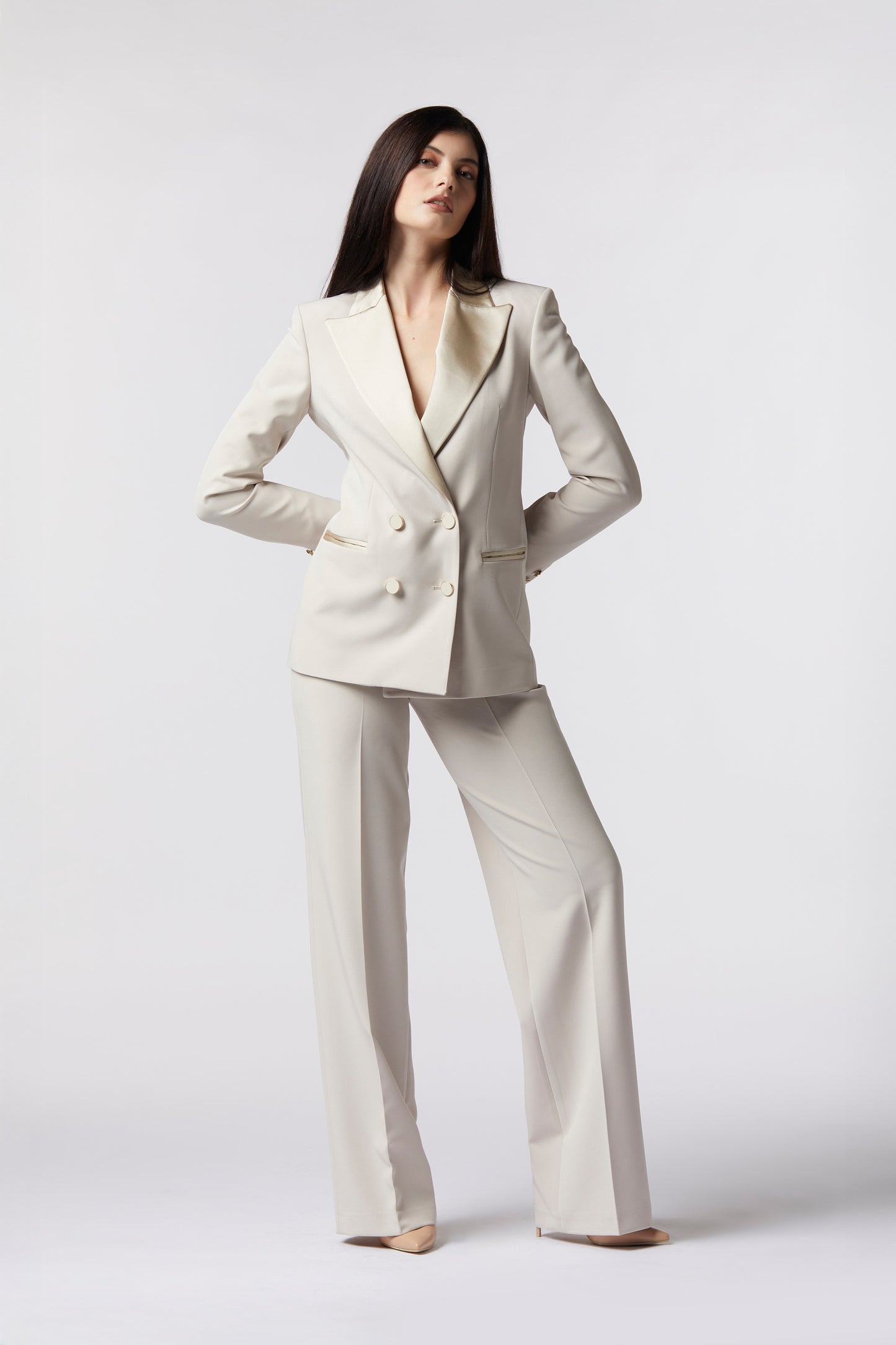 Tailleur Giacca doppiopetto rever raso e Pantalone palazzo – Tessuto Stretch