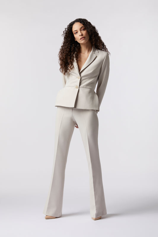 Tailleur Giacca monopetto e Pantalone a zampa – Tessuto Stretch