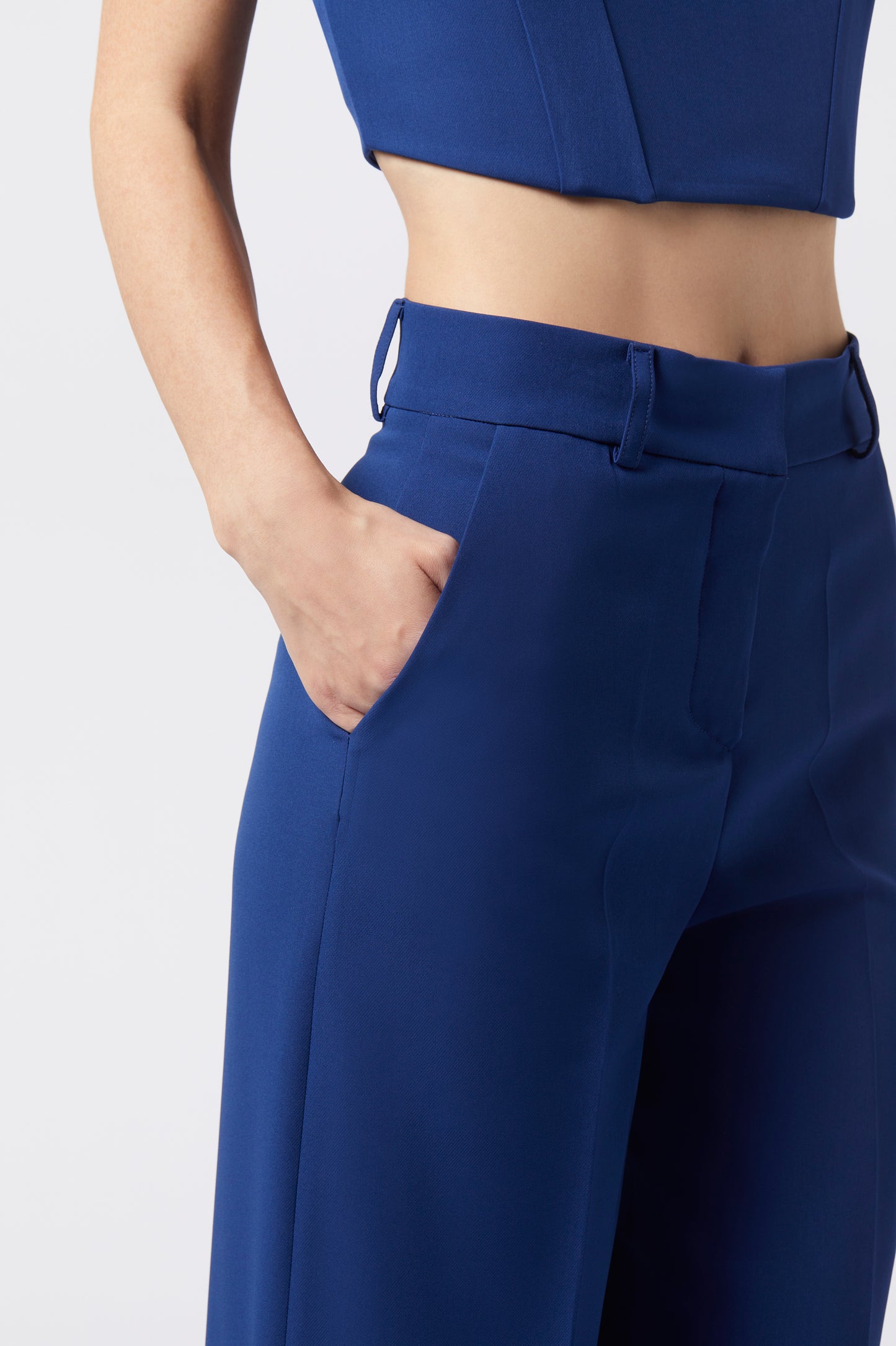 Tailleur Giacca Monopetto rever raso e Pantalone palazzo - Tecnico