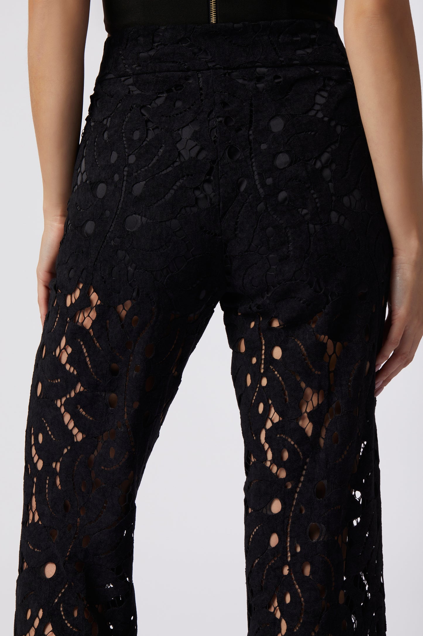 Pantalone a zampa – Pizzo