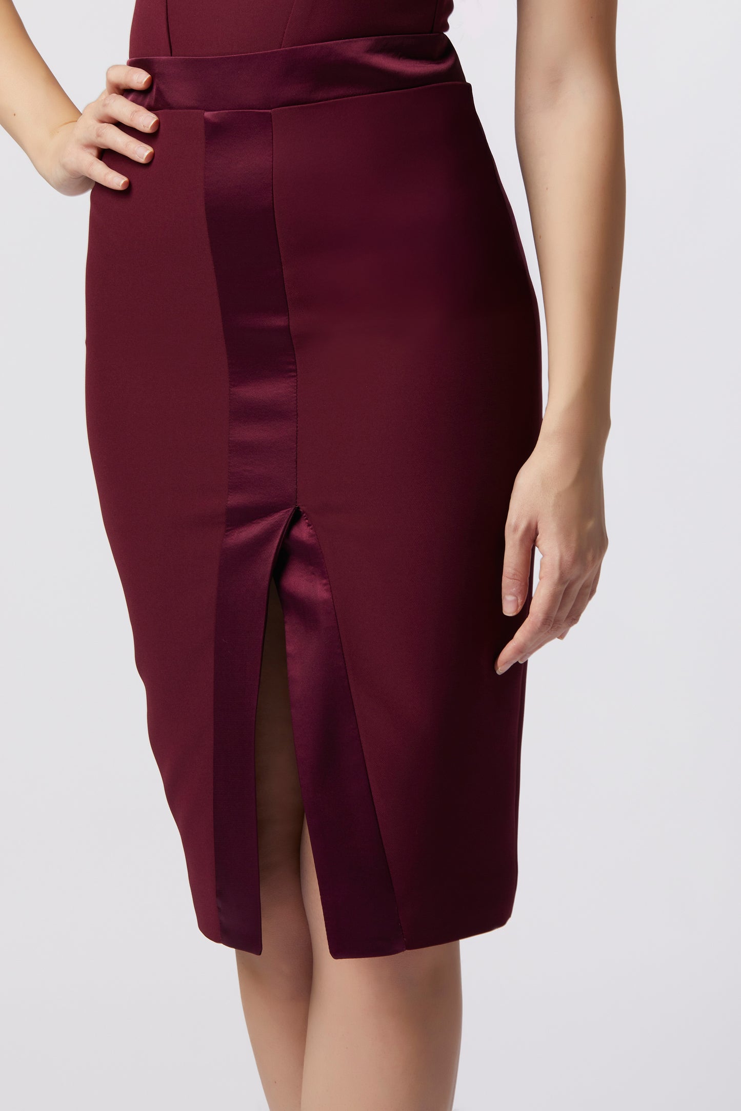 Tailleur Giacca doppiopetto rever raso e Gonna  – Tessuto Stretch